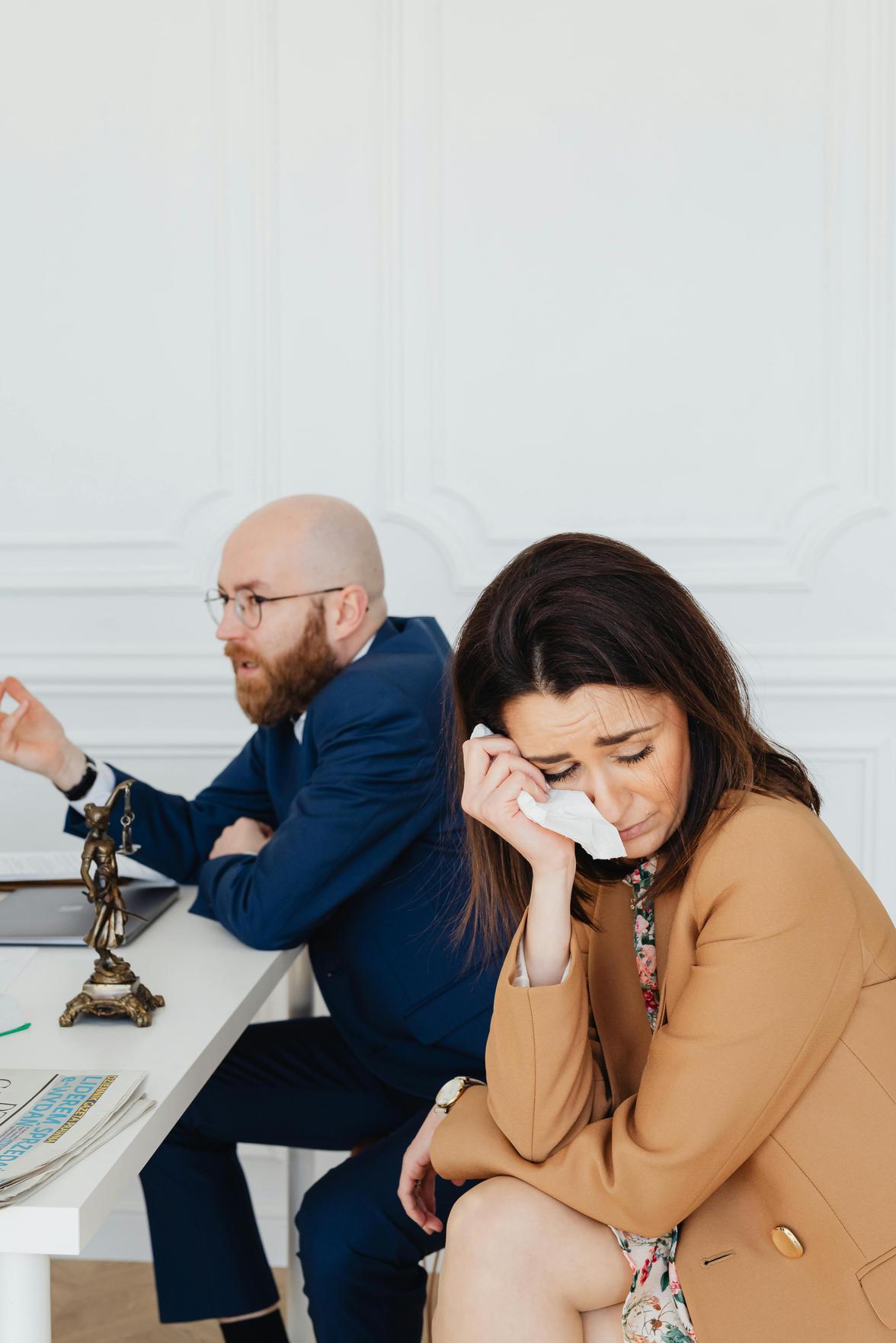 Proteger Direitos no Trabalho: Dicas Jurídicas Essenciais para Profissionais Criativos e Freelancers
