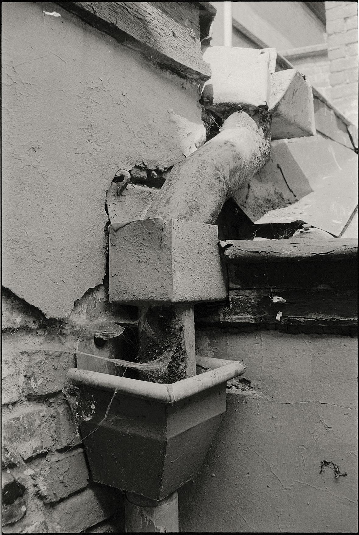 Detecção e Prevenção de Vazamentos em Prédios na Zona Oeste: Dicas Essenciais para Proprietários e Gestores de Manutenção